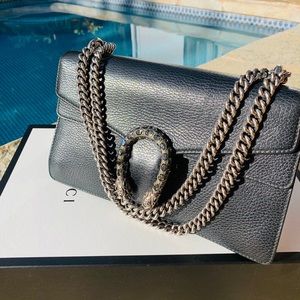 GUCCI Dionysus Medium Shoulder Bag